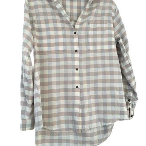 Patagonia Women’s Organic Cotton & Hemp Gingham Button -Down Shirt - Picture 3 of 10